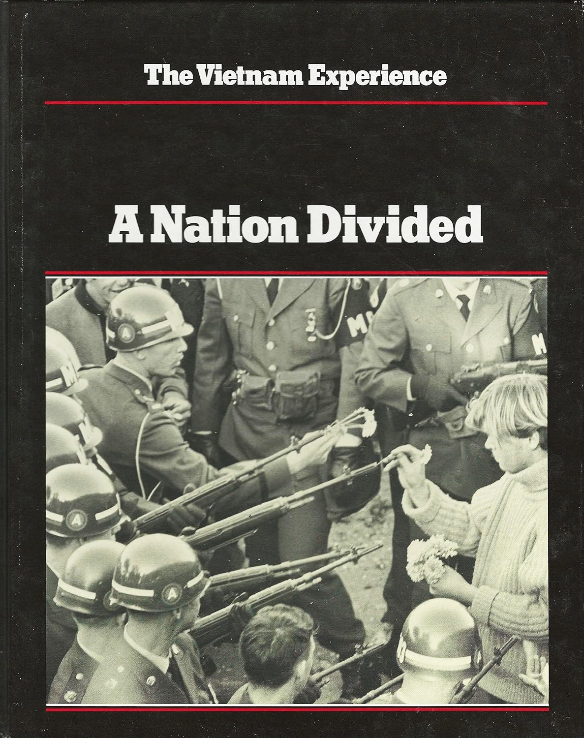Livre A Nation Divided (Livre d'occasion) - ISBN 0939526115