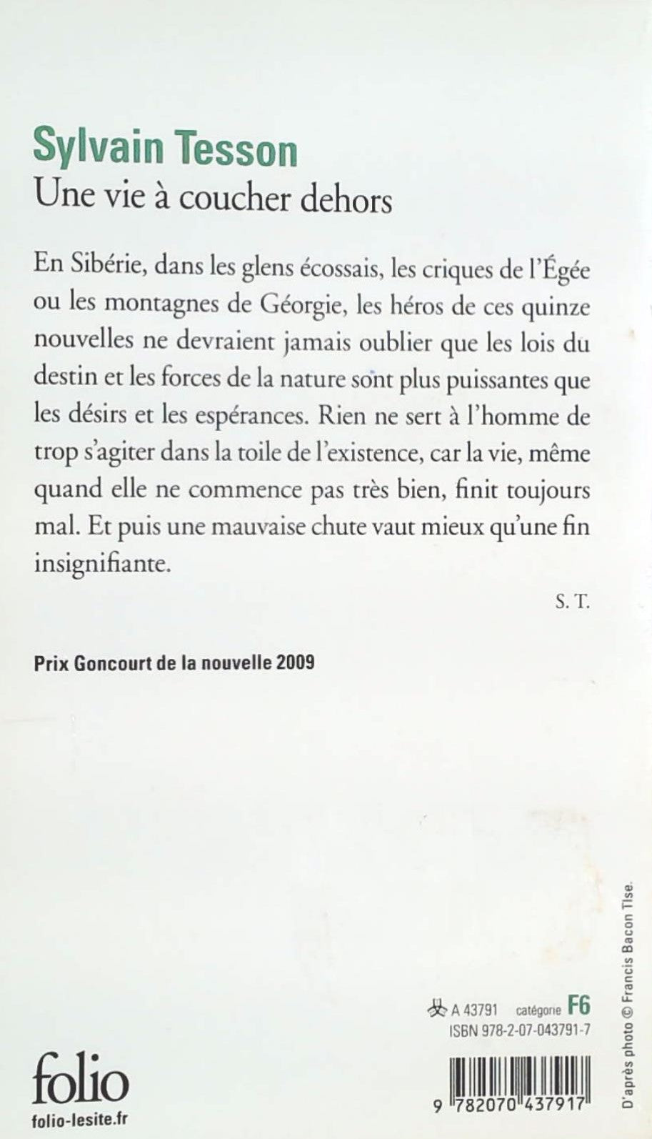 Livre Une vie à coucher dehors - Sylvain Tesson (Livre d'occasion)