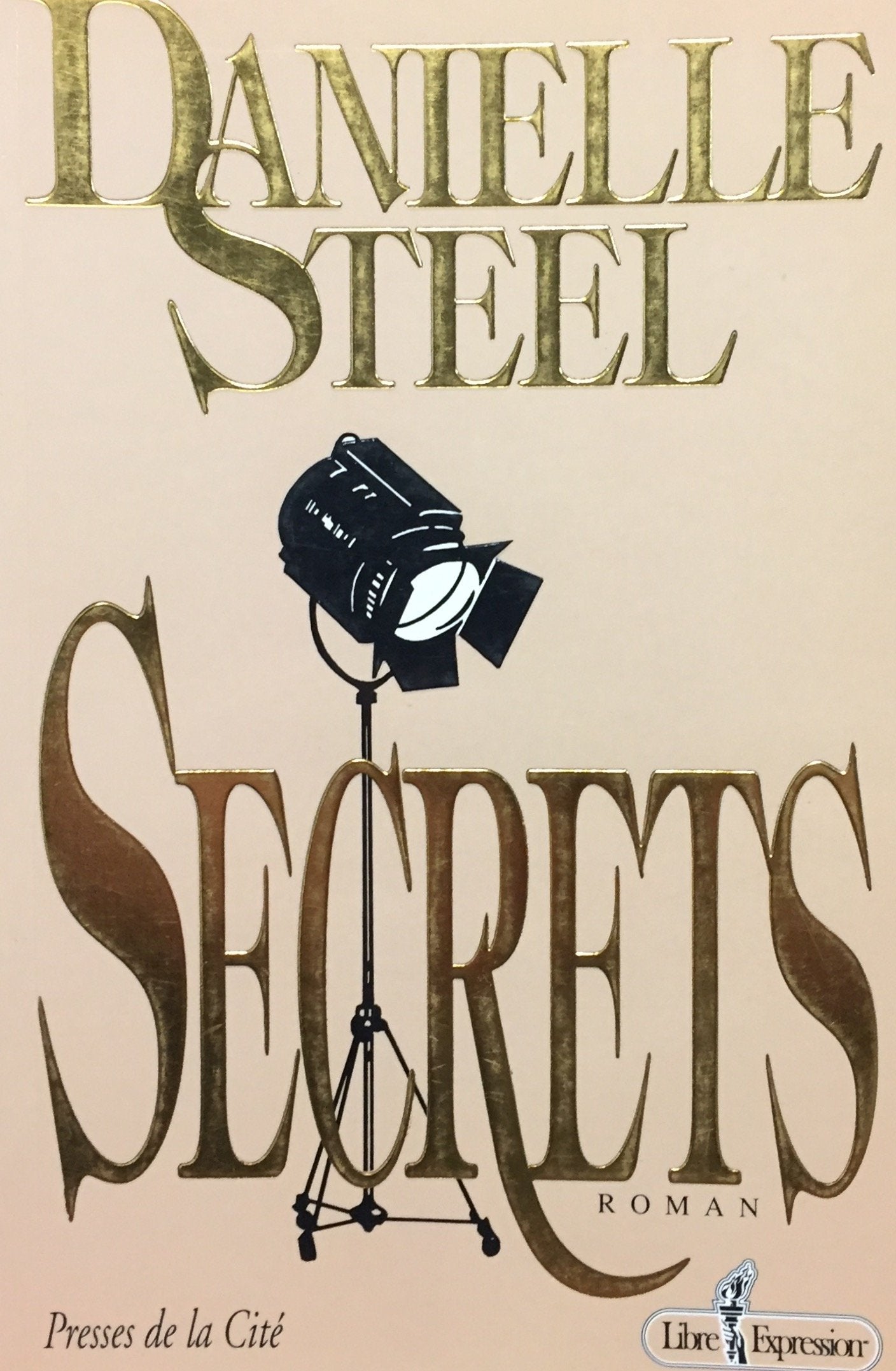 Livre Secrets - Danielle Steel (Livre d'occasion) - ISBN 2891115651